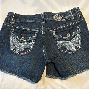 Women’s Hydraulic Dark Blue Jean Shorts with Embroidered Pockets Size 5/6